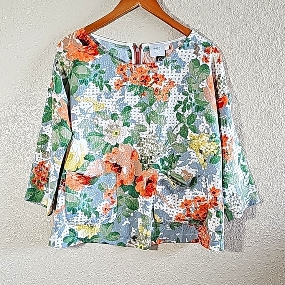 HD in Paris Floral Top - Picture 1 of 6